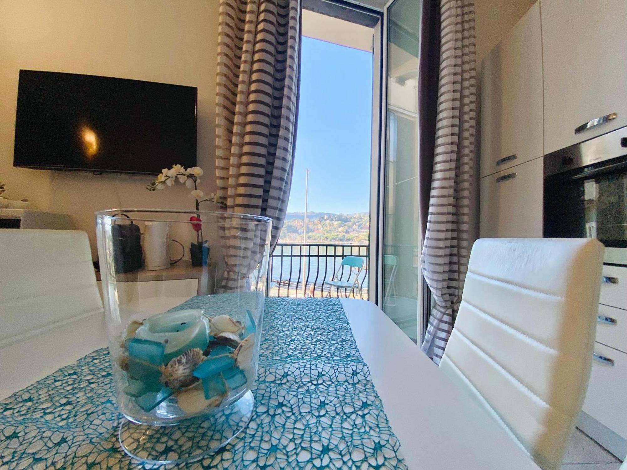 Alla Casa Rosa Al Mare- Centrale A Di Fronte Al Mare- Emozionante- Garage Privato Gratuito A 800 Mt- Aria Condizionata-Wifi راباللو المظهر الخارجي الصورة